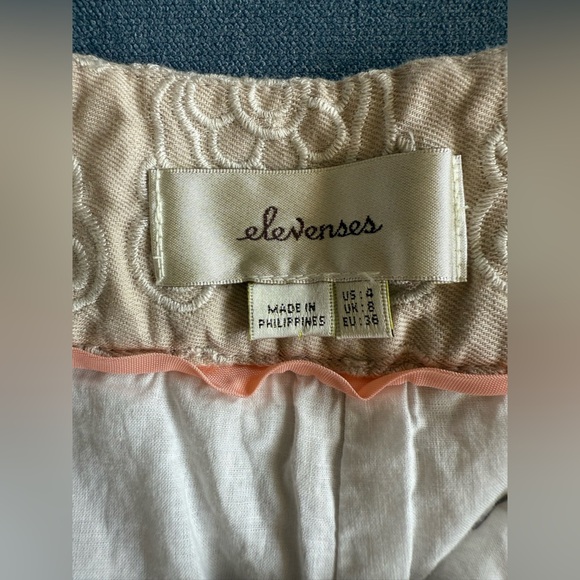 Elevenses By Anthropologie Scalloped Eyelet Shorts Womens SZ 4 Lined Side Zip - Picture 2 of 11